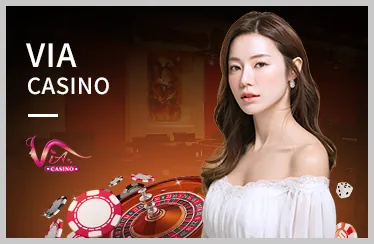 Vận động viên tennis đang giao bóng trên sân